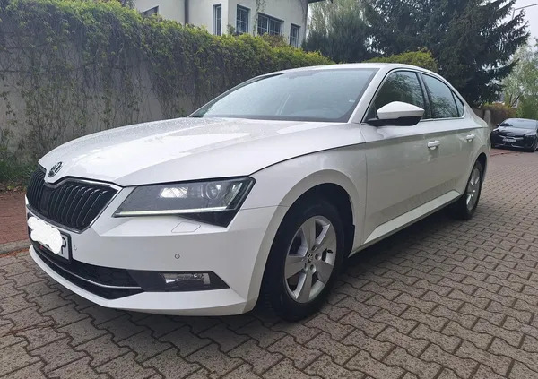 kujawsko-pomorskie Skoda Superb cena 59900 przebieg: 220000, rok produkcji 2018 z Toruń